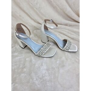 Silver Slipper Women's White Beaded Block Heel Ankle Strap Sandals Size 7M
